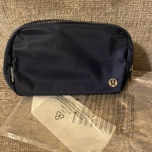 Lululemon Everywhere Belt Bag